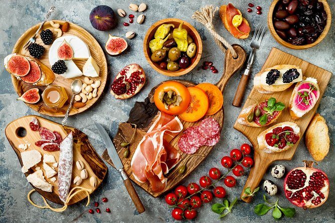 The art of the Italian Aperitivo with a local: Learn & Enjoy in Palermo - Key things that make this Palermo aperitivo class worth your evening